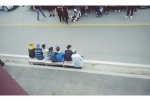 iKON ถูกชาวเน็ตพบที่ริมถนน! กำลังถ่ายทำบางอย่างพร้อมกับสมาชิกที่เปลี่ยนสีผม!!