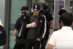 ชานยอล EXO ทำให้แฟน ๆ กังวลเมื่อเขาพันผ้าพันแผลที่แขนหลังกลับจากฮาวาย
