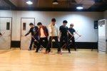 7 ช่วงเวลาเมื่อเหล่าผู้จัดการของไอดอลเกาหลีเต้นเพลงน่ารัก ๆ