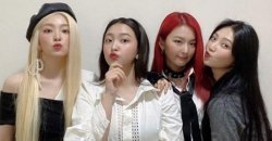 เยริ และ จอย Red Velvet ย่องเข้าหลังสเตจ Inkigayo สนับสนุน ไอรีน และ ซึลกิ